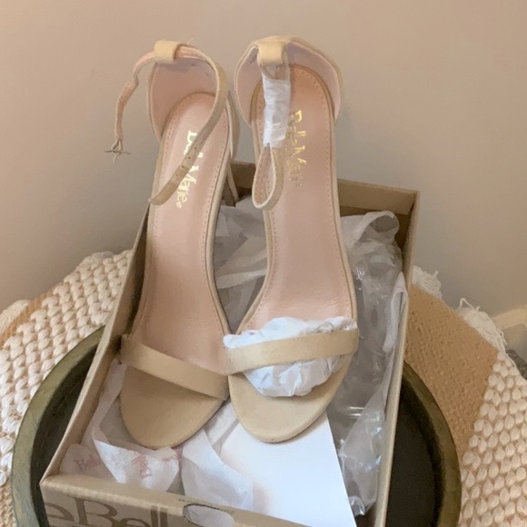 Bella Marie Suede Open Toe Heels NIB. They’re in soft nude/beige Size 8.5, NEW!! - Picture 2 of 8